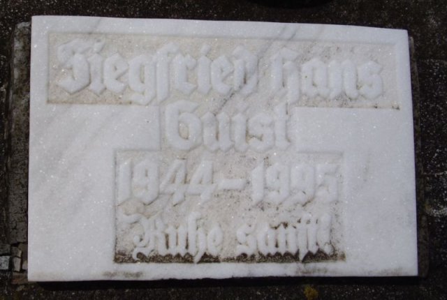 Guist Siegfried 1944-1995 Grabstein